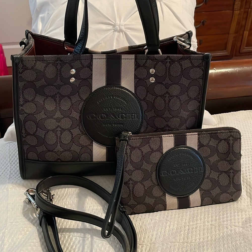 coach carryall